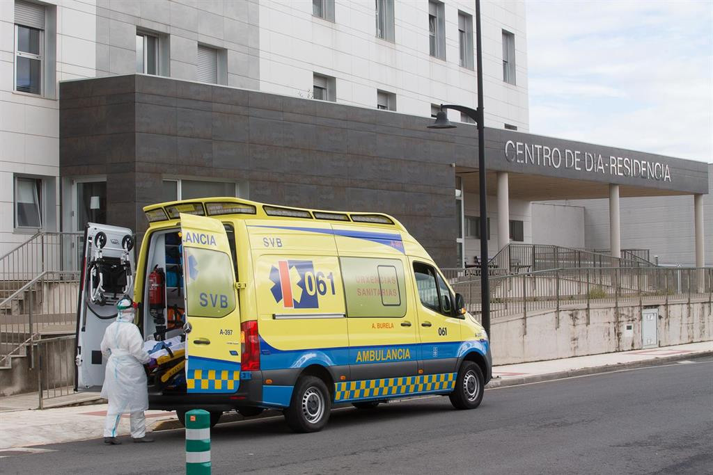 Ambulancia residencias camillero EP