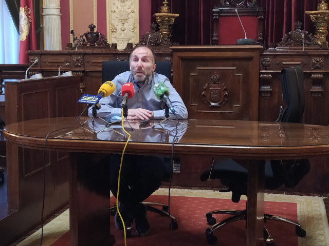 Gonzalo Pérez Jácome en rolda de prensa.