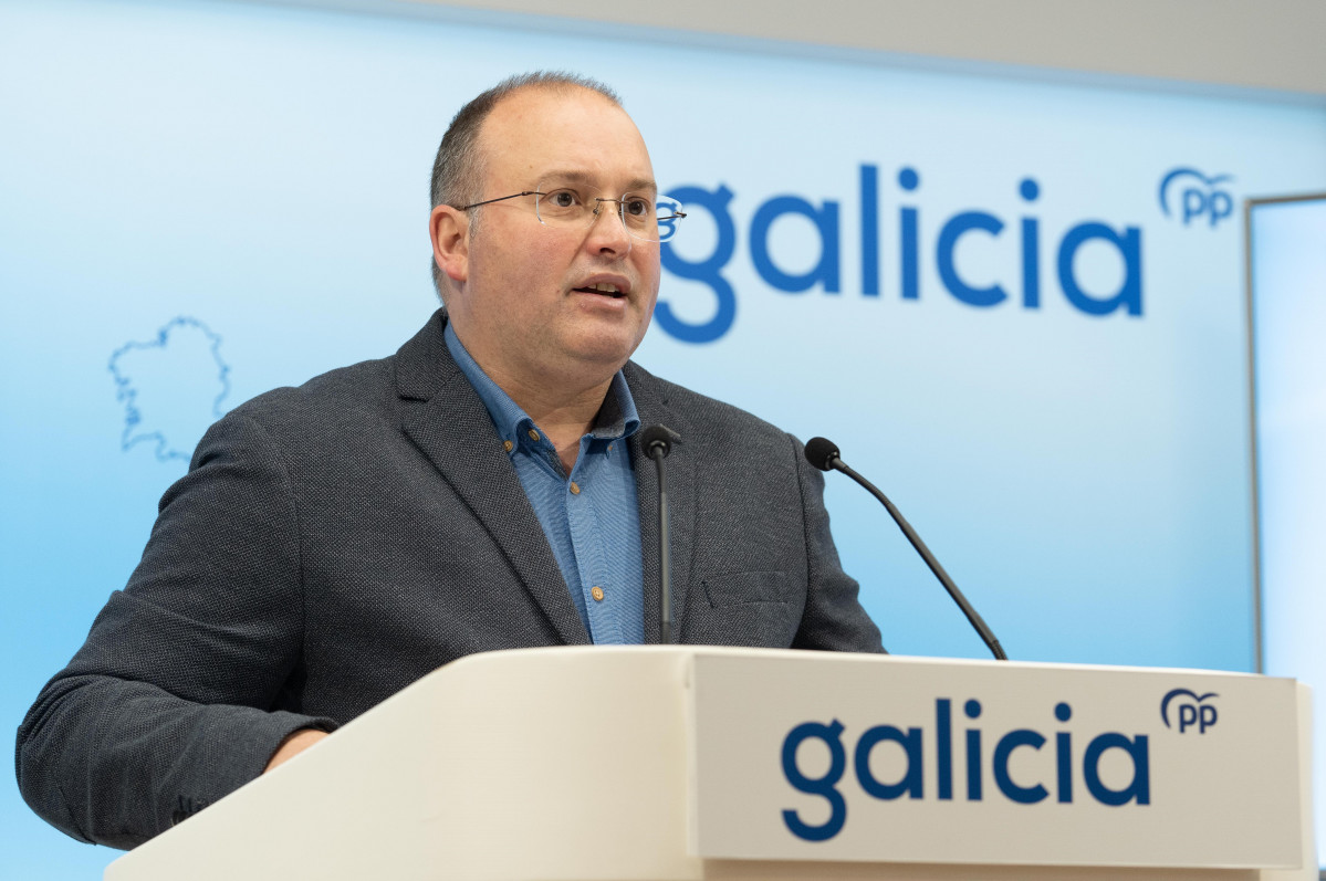 O secretario xeral do PP de Galicia, Miguel Tellado, en rolda de prensa.