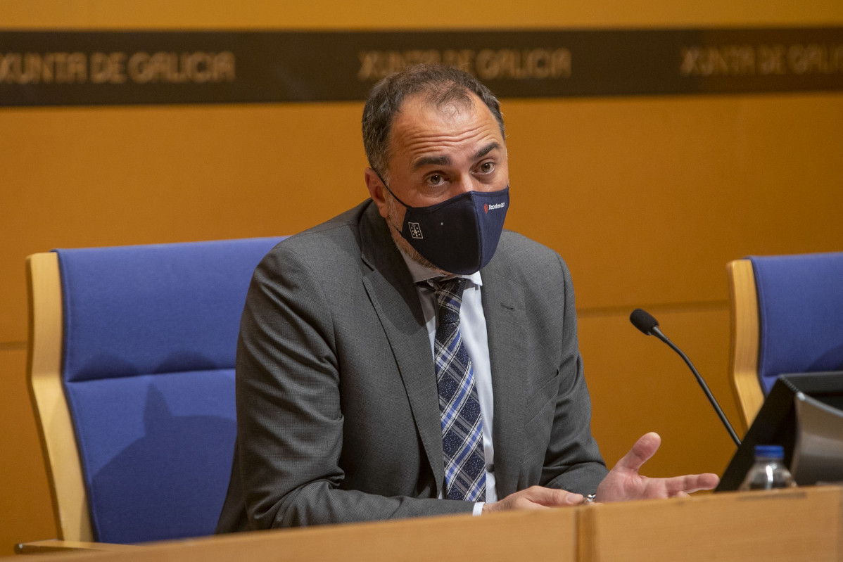 O conselleiro de Sanidade, Julio García Comesaña, na rolda de prensa posterior ao comité clínico.