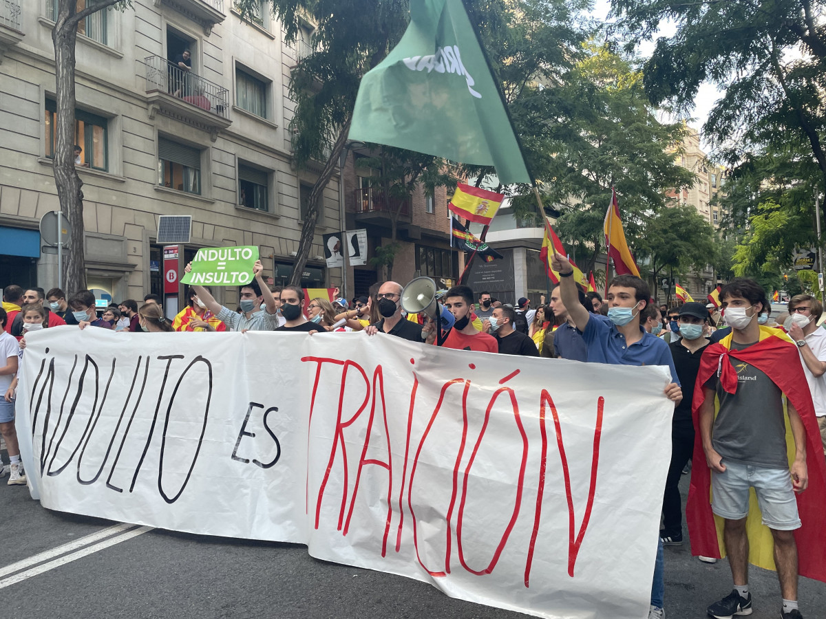 Manifestación en Barcelona en contra dos indultos aos presos do 1-Ou. En Barcelona o 22 de xuño de 2021.