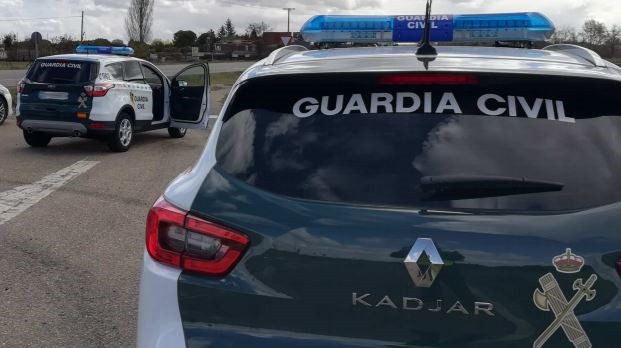 Control de estrada da Garda Civil.