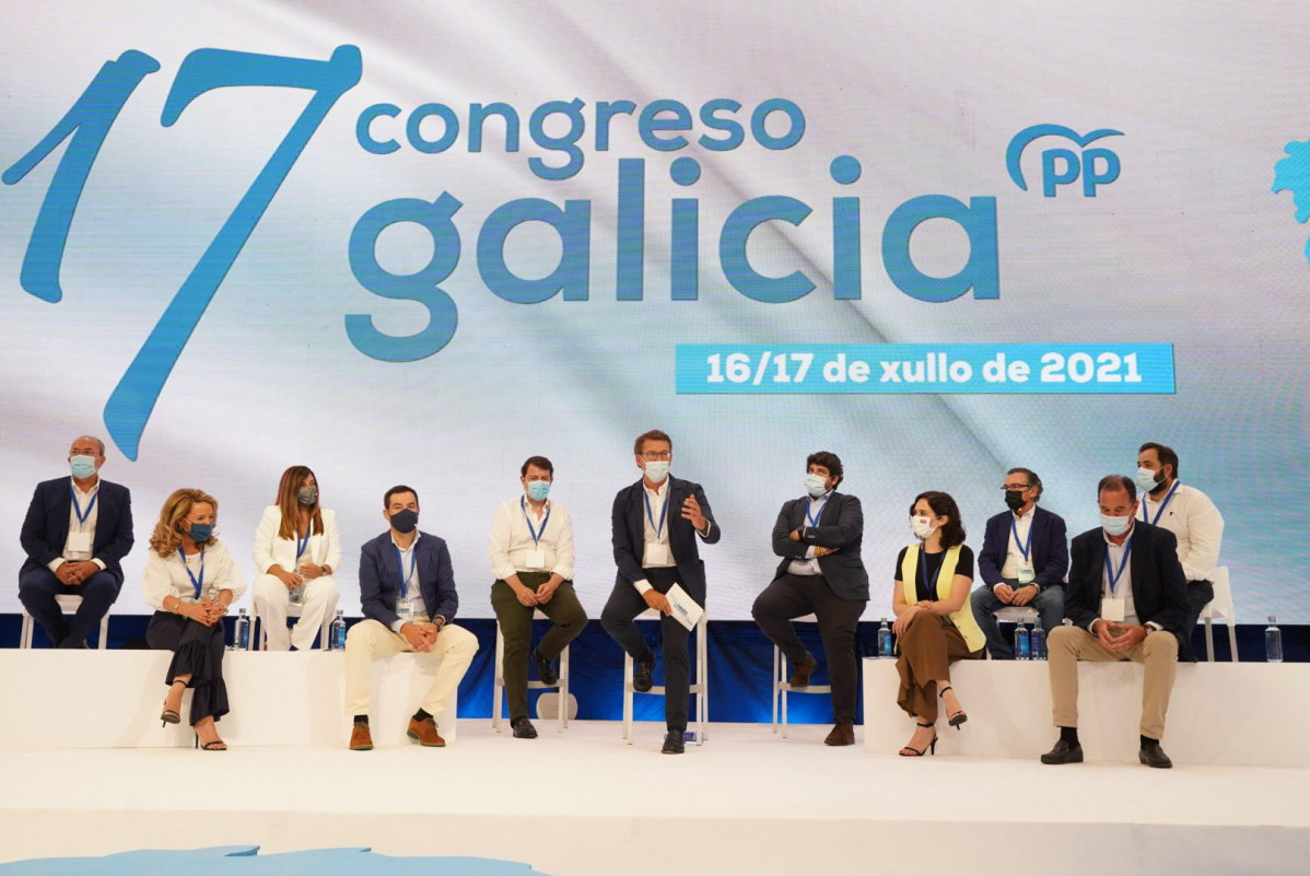 Feiju00f3ou cos lu00edderes autonu00f3micos do PP no congreso galego celebrado en Santiago