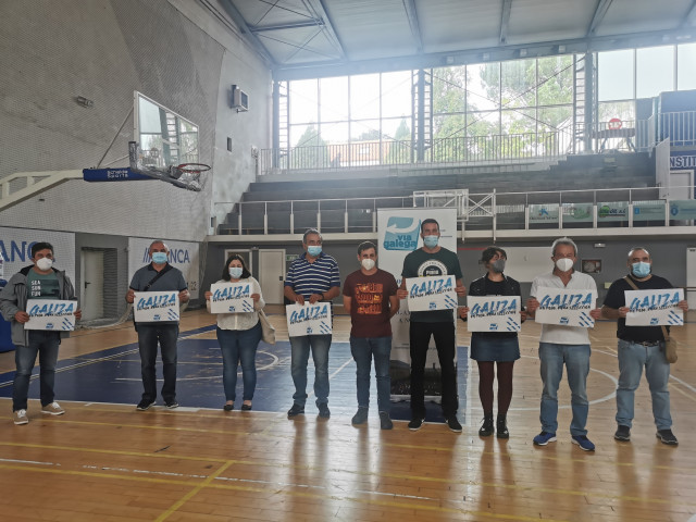 A plataforma Vía Galega e representantes do deporte galego presentanla campaña 'Galiza. Un pobo, unha selección'.