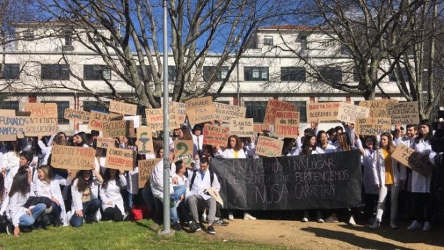 Alumnos de Farmacia reivindican en Santiago unha facultade.
