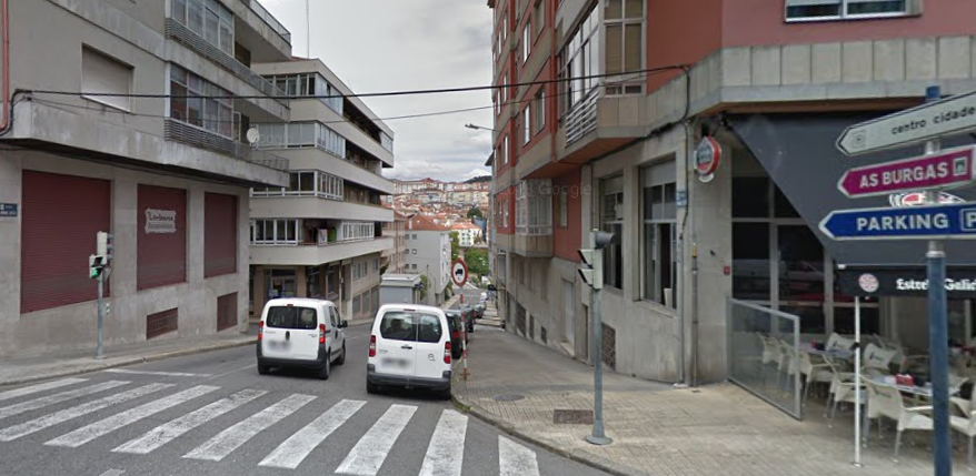 Confluencia de Irmáns Xesta e Avenida de Portugal nunha foto de Google Street View