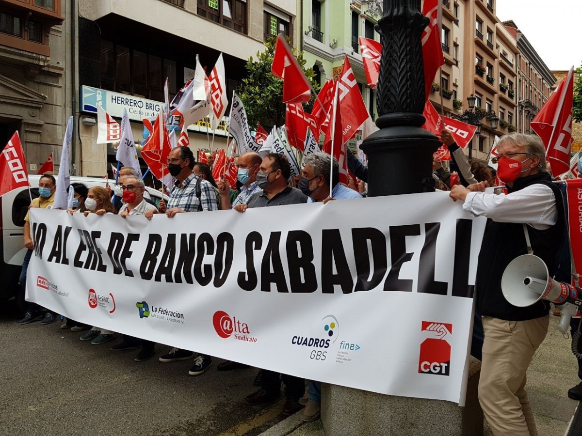 Arxiu - Mobilitzacions a Astúries contra ela ERO de Banc Sabadell