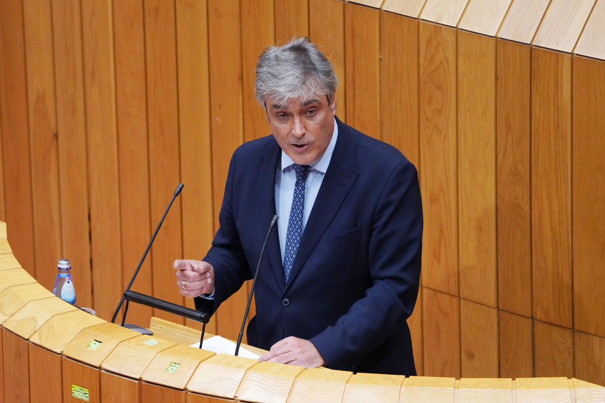 O portavoz do PP no Parlamento Gallego, Pedro Puy, durante o debate do Estado da Autonomía de Galicia, no Parlamento galego, ao 13 de outubro de 2021, en Santiago de Compostela, A Coruñ