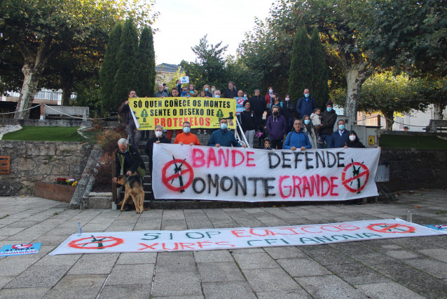 Marcha en contra da insalación de eólicos en Monte Grande (Ourense)