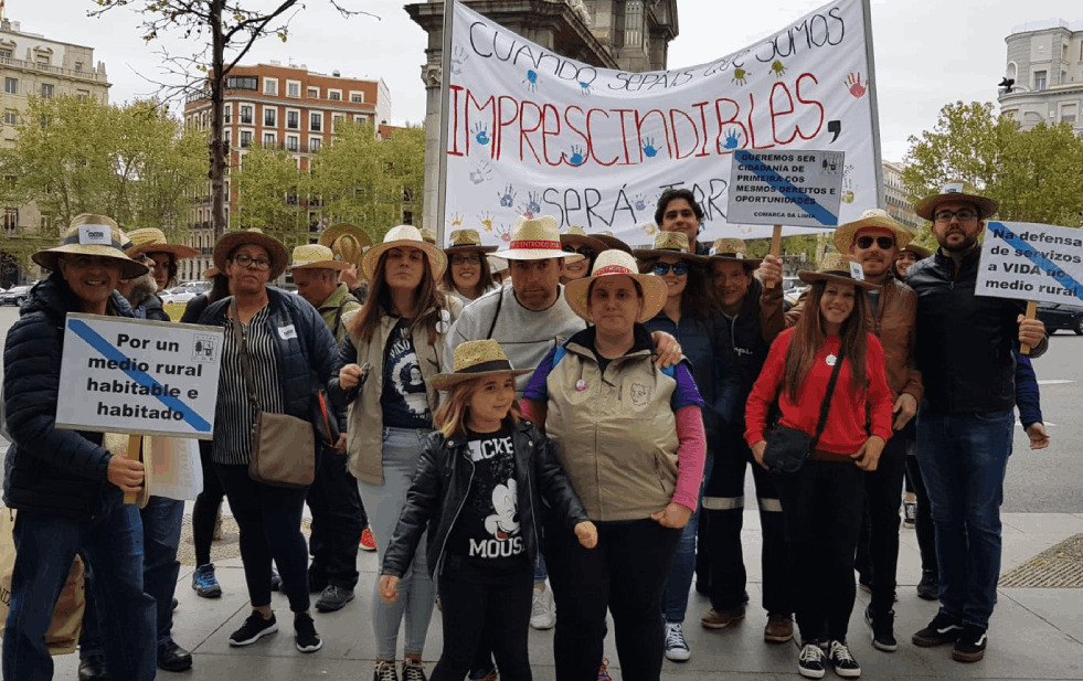 Activistas galegos da Espau00f1a Baleirada nunha manifestaciu00f3n en Madrid nunha foto cedida