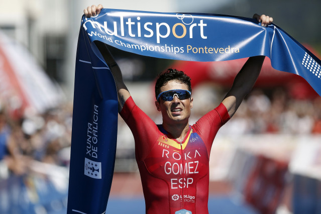 Arquivo - Javier Gómez Noya no momento de proclamarse campión do mundo  de longa distancia nos Mundiais de Multideporte de Tríatlon de Pontevedra de 2019