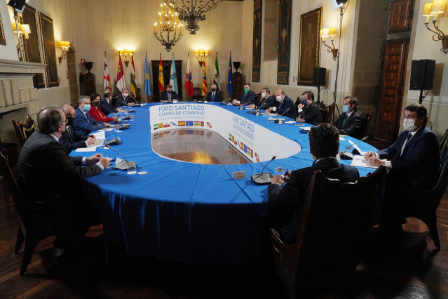 Reunión dos presidentes autonómicos no ‘Cume de Santiago de Compostela´, no Hostal dous Reis Católicos de Santiago, ao 23 de novembro de 2021, en Santiago de Compostela, A Coruña, Galicia (España).