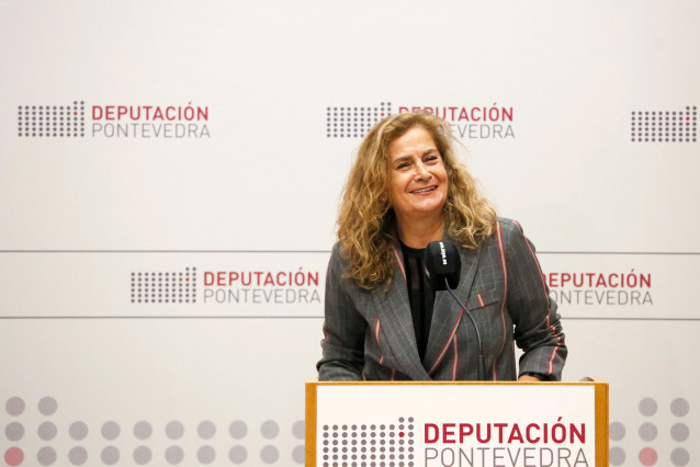 A presidenta da Deputación de Pontevedra, Carmela Silva, en rolda de prensa.