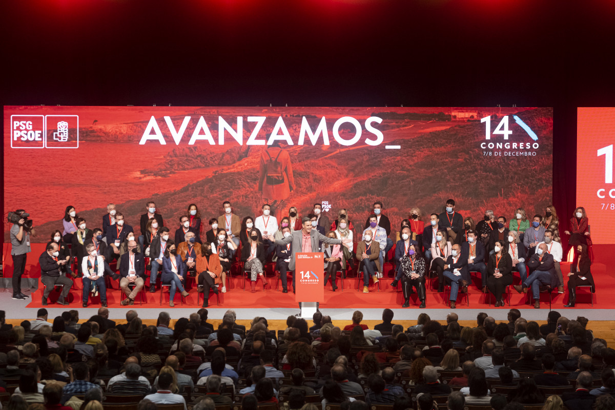 O secretario xeral do PSOE e presidente do Goberno, Pedro Sánchez, intervén na primeira xornada do 14º Congreso do PSdeG, no Palacio de Congresos e Exposicións de Galicia, a 7 de dic