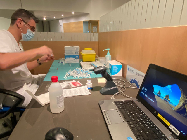 Preparación de vacinas contra a Covid na área de Pontevedra e O Salnés