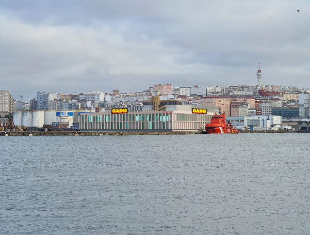 Nova nave de Gadisa no Porto da Coruña