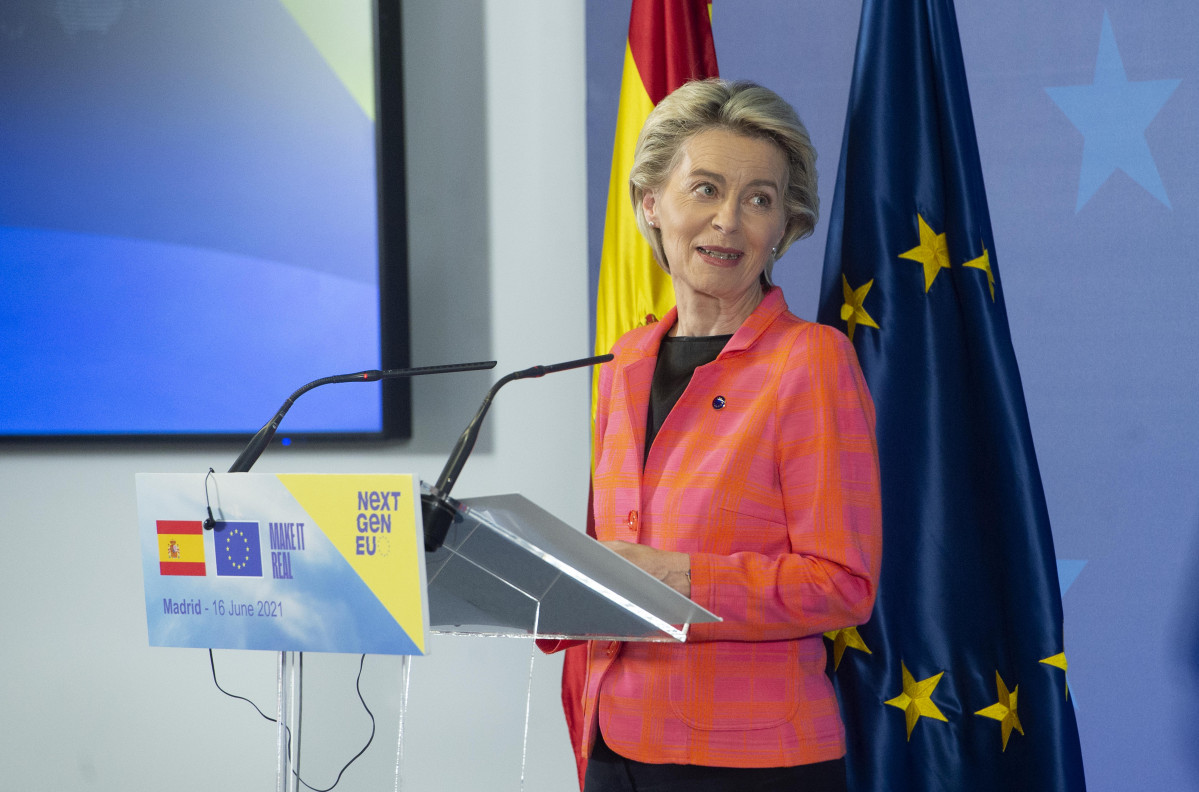 A presidenta da Comisión Europea, Ursula von der Leyen, intervén despois da súa reunión co presidente do Goberno, na sede de Rede Eléctrica de España, ao 16 de xuño de 2021, en Alcobendas, Madrid (España). A Comisión Europea ha dado hoxe o v