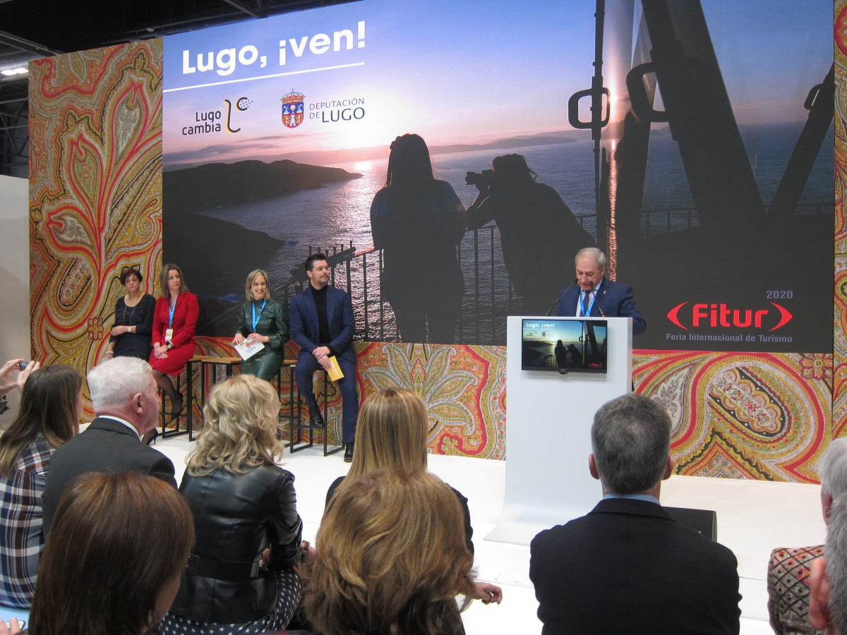 Arquivo - O presidente da Deputación de Lugo, José Tomei, durante a súa intervención na presentación da provincia en Fitur
