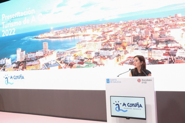 A alcaldesa da Coruña, Inés Rey, presenta a oferta da cidade en Fitur