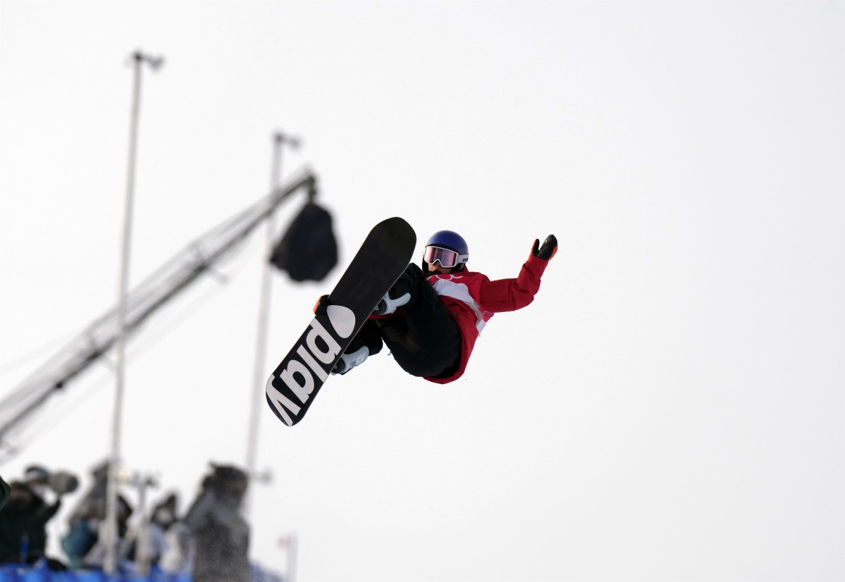 A 'rider' española Queralt Castellet competindo no 'halfpipe' dos Xogos Olimpicos de Inverno de Pequín 2022