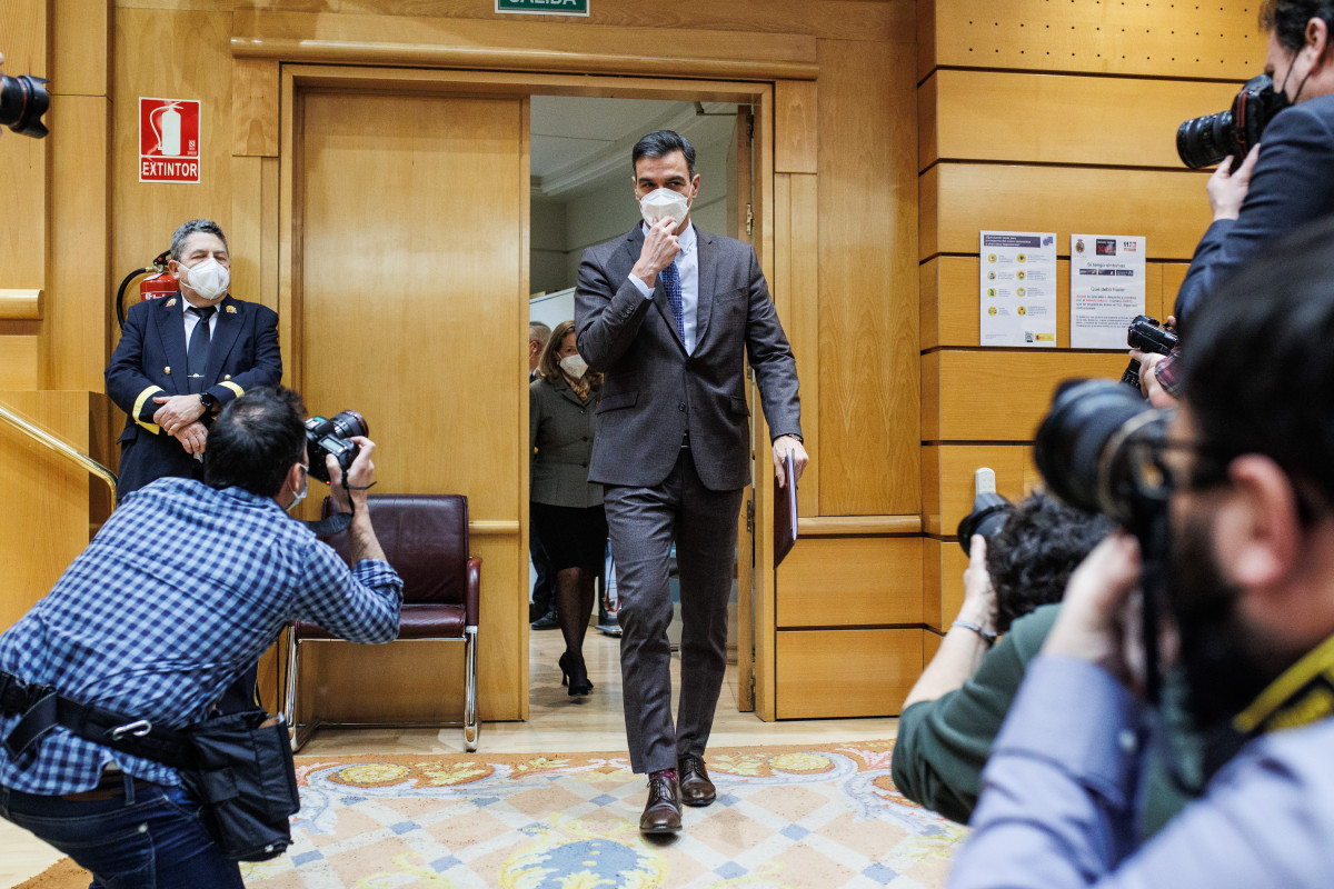 Arquivo - O presidente do Goberno, Pedro Sánchez, á súa chegada a un pleno no Senado, ao 15 de febreiro de 2022, en Madrid (España). O presidente do Goberno volveu a unha sesión de control 