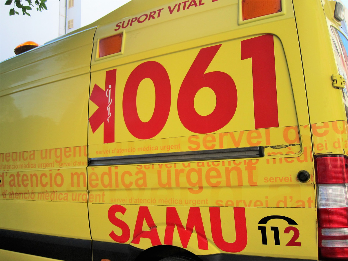 Arquivo - Imaxe de recurso dunha ambulancia do SAMU 061.
