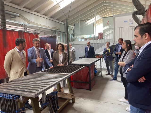 O delegado do Goberno en Galicia, José Miñones, visita as instalacións da Fundación Laboral da Construción, en Santiago de Compostela.