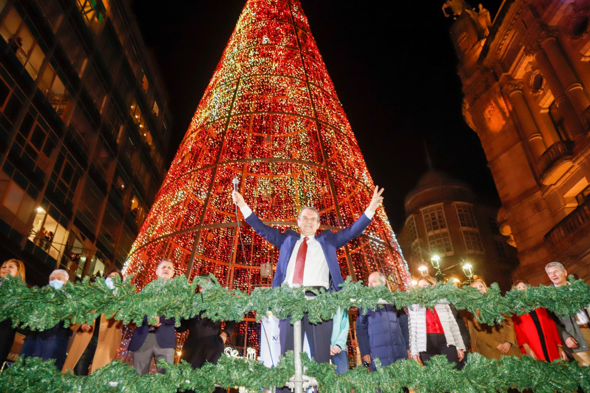 Archivo - EP- Selección fotos 2021: El alcalde de Vigo, Abel Caballero, durante el encendido de las luces navideñas, a 20 de noviembre de 2021, en Vigo, Pontevedra, Galicia (España). La ciudad cuen