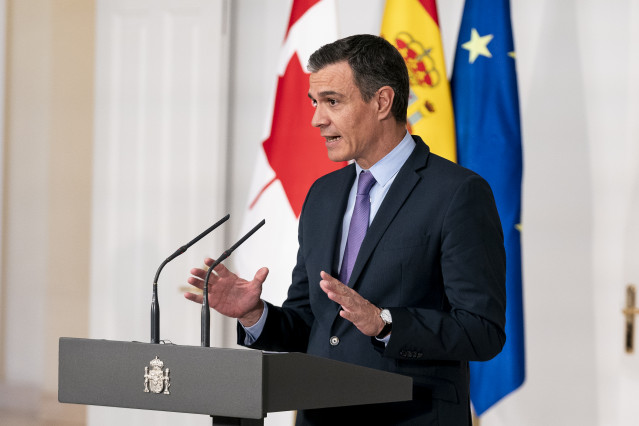 O presidente do Goberno, Pedro Sánchez, comparece despois da súa reunión co primeiro ministro de Canadá, no Palacio da Moncloa, ao 30 de xuño de 2022, en Madrid (España)