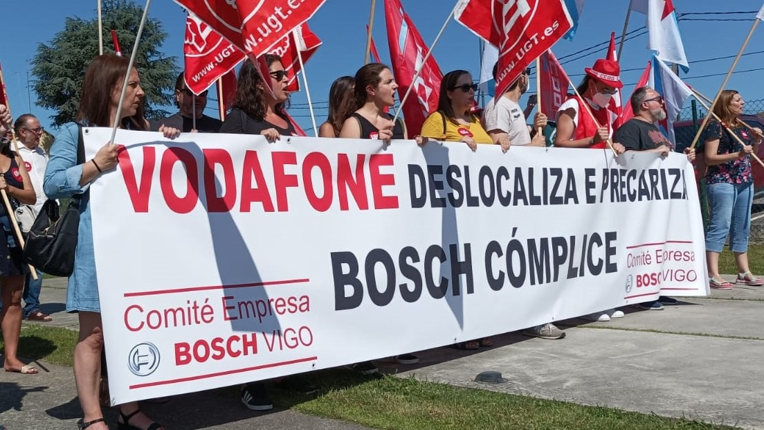 Concentración de traballadores de Bosch Service Solutions en Vigo, para rexeitar o ERE que supoñería o despedimento de case 150 empregados.