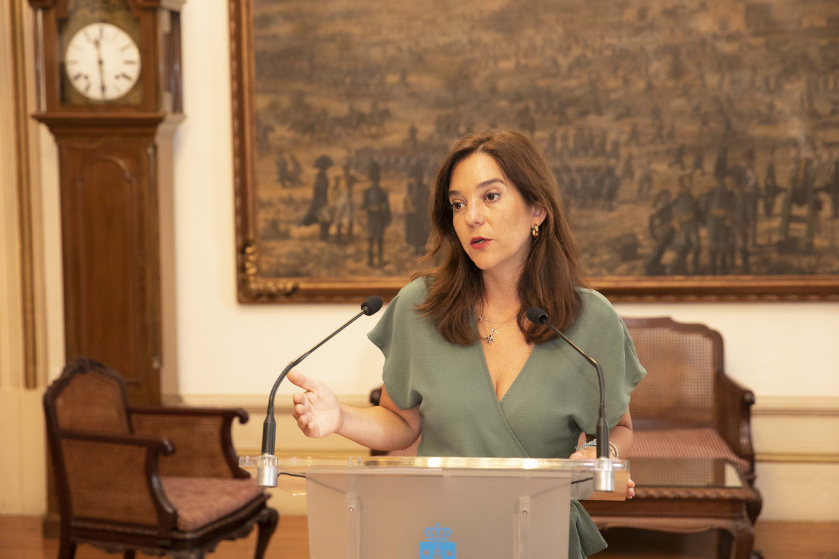 A alcaldesa da Coruña, Inés Rey, en rolda de prensa tras a Xunta de Goberno ocal extraordinaria