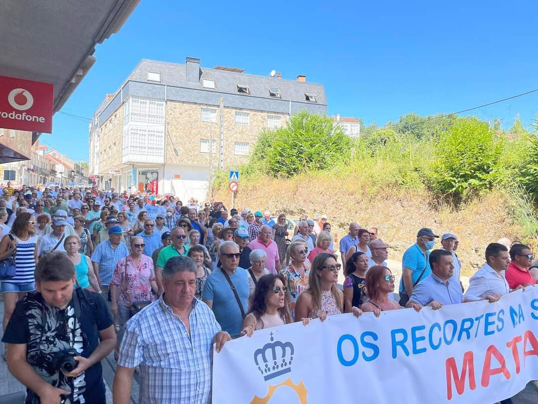 Manifestaciou0301n contra os recortes do SERGAS en Ponte Caldelas