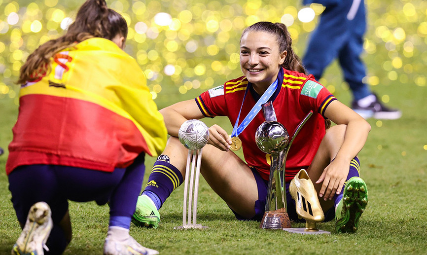 Xogadora da selecciu00f3n sub 20 celebra a súa vitoria no mundial de Costa Rica