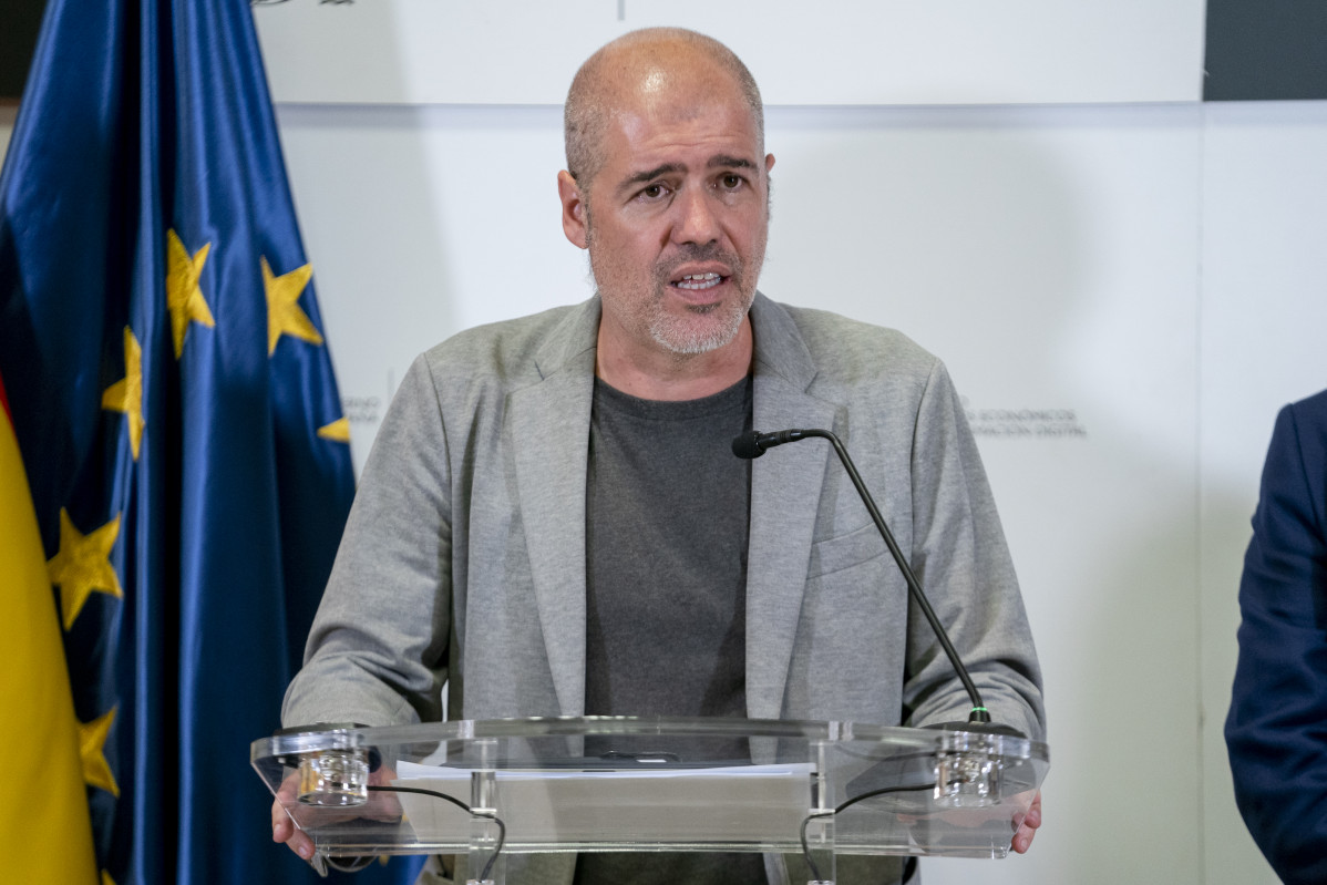 O secretario xeral de Comisións Obreiras (CCOO), Unai Xordo, responde os medios tras unha reunión coa Mesa de Diálogo Social ao 21 de setembro de 2022, en Madrid