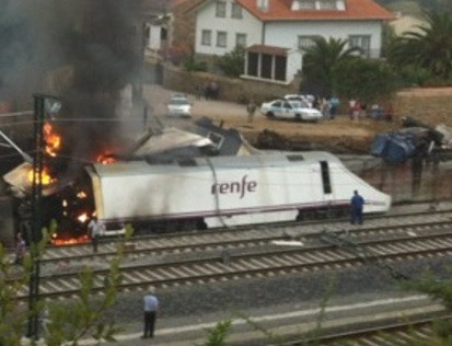 Accidente do tren Alvia en Angrois (Santiago), en xullo de 2013