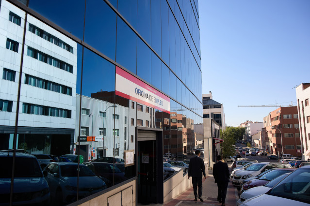 Arquivo - Vista xeral dunha oficina do SEPE da rúa Miguel Yuste, ao 2 de setembro de 2022, en Madrid (España). O número de parados rexistrados nas oficinas dos servizos públicos (antigo Inem) aumentou en 40.428 persoas en agosto, un 1,4