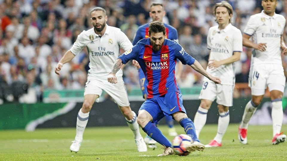 Messi i Carvajal nun clàssic entre o Reial Madrid i FC Barcelona (arxiu).