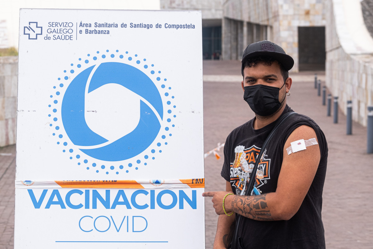 Archivo - El presidente de la Xunta, Alberto Núñez Feijóo, ha anunciado este jueves la apertura de la autocita para vacunarse destinada a los adolescentes de 16 a 19 años. Ya arrancó este jueves 