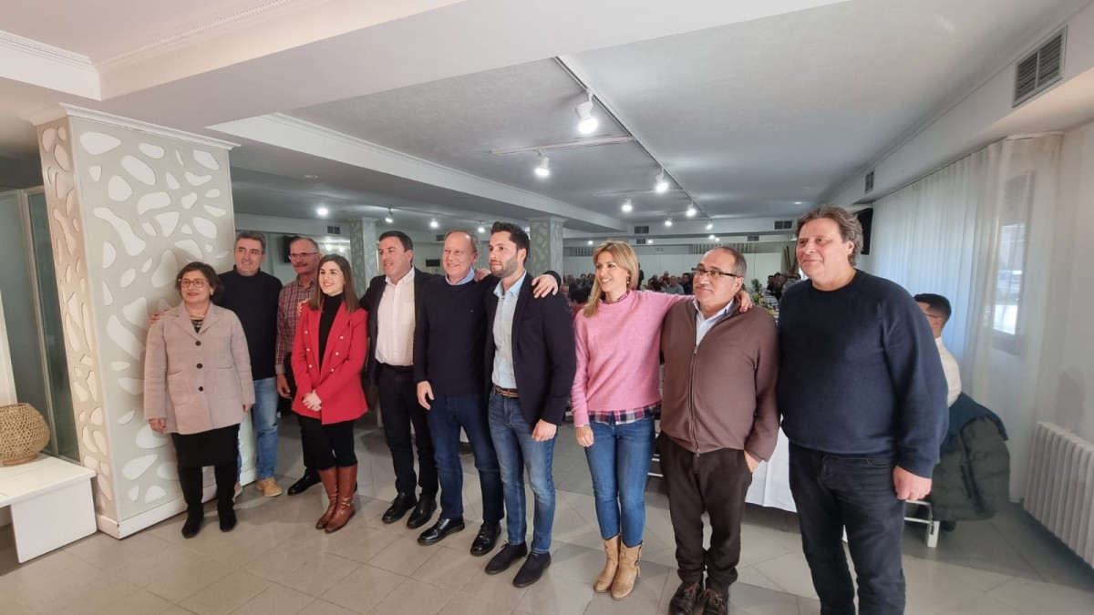 Presentación de los candidatos del PSdeG-PSOE Ourense en A Baixa Limia a las elecciones municipales de 2023.