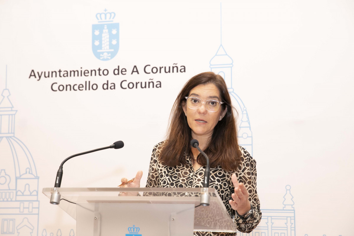 Archivo - La alcaldesa de A Coruña, Inés Rey, en rueda de prensa