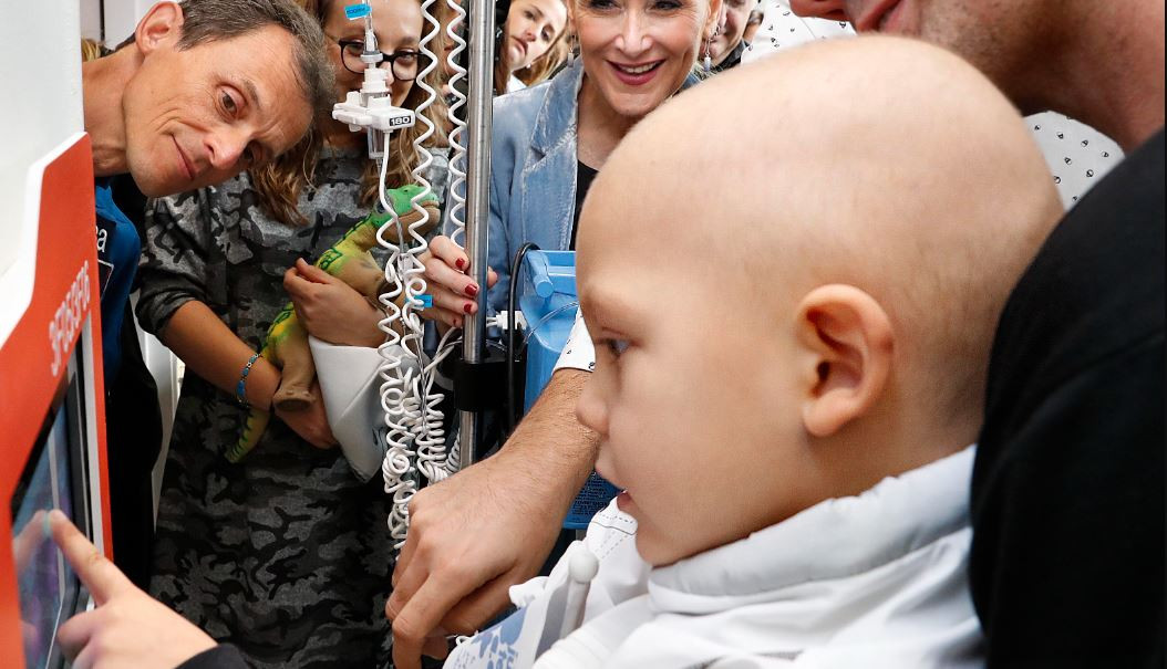 Un niño paciente de Oncología Pediátrica del Hospital Gregorio Marañón en una foto de la Comunidad de Madrid publicada bajo CC Attribution NonCommercial ShareAlike 20 Generic