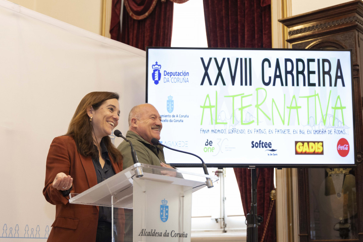 La alcaldesa de A Coruña, Inés Rey, presenta la carrera inclusiva