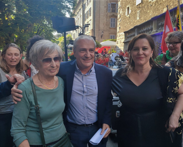 Gaitas para investir a Alfonso Gómez, emigrante de Corme e novo alcalde