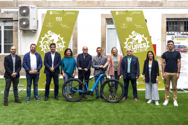 Presentadicón Da Xures Bike Tour. Partician Manuel Baltar; Gabriel Alén Castro (Delegdo Da Xunta En Ouresne), Maria Del Carmen Yáñez Salgado, Sandra Quintas E Plácido Álvarez (Alcadesas De Lobios, Bande E Muiños), Nuno Rodrígues E George Fidaldo (Represe