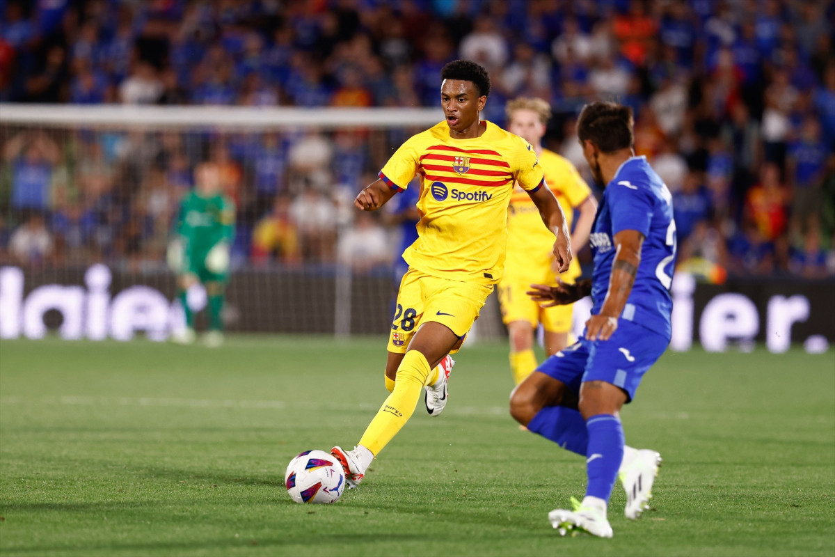 EuropaPress 5379528 alejandro balde of fc barcelona in action during the spanish league liga ea