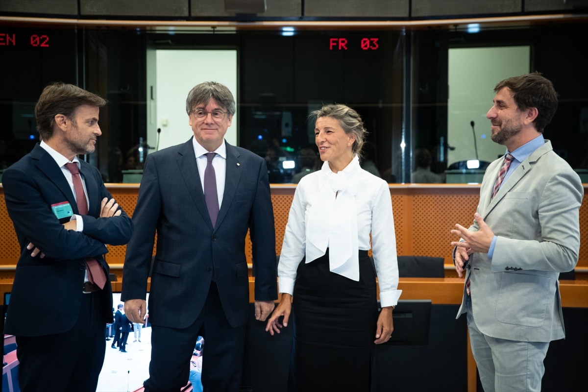 Puigdemont y Yolanda Du00edaz en un encuentro en el Europarlamento