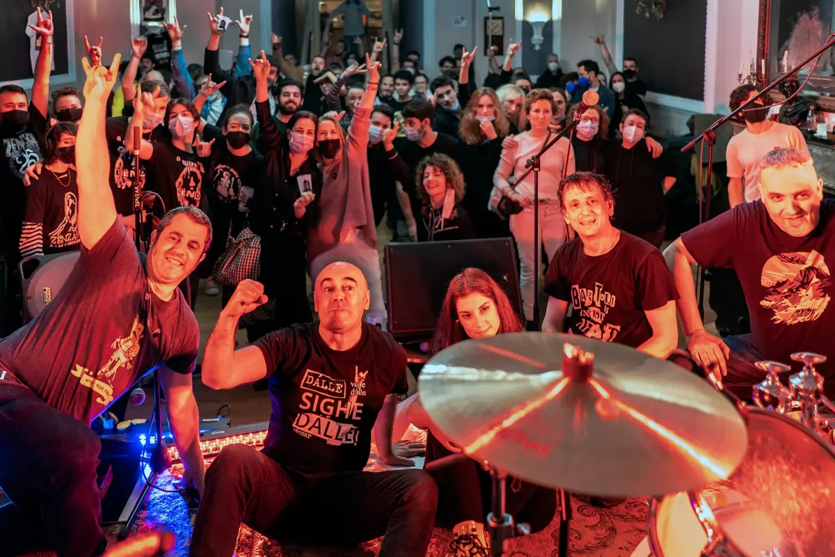 Los actuales Zenzar en un concierto durante la pandemia en una foto de su web