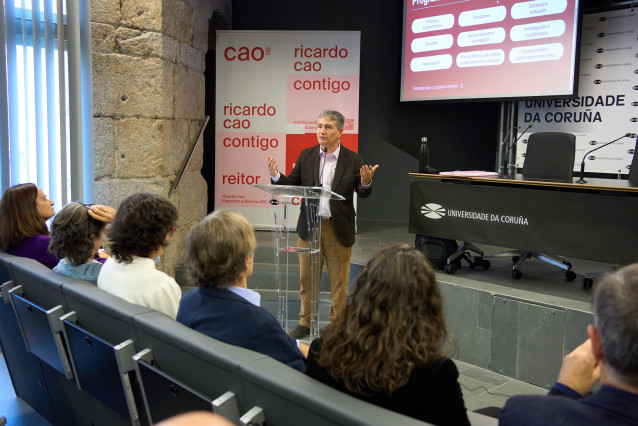 El candidato de Nova Luce a rector de la UDC, Ricardo Cao, presenta su programa electoral