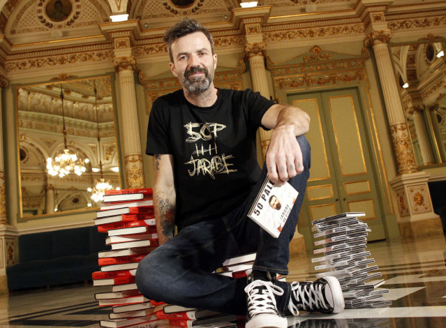 Archivo -     Pau Donés se ha convertido en el protagonista de la contraportada de El Mundo con una sincera entrevista donde habla de la llamada del Rey Felipe VI