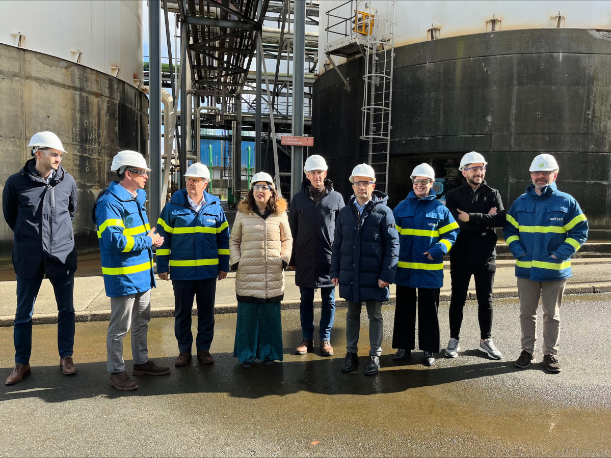 La conselleira de Economía y Promoción do Emprego, María Jesús Lorenzana, visita las instalaciones de Vertex Bioenergy.